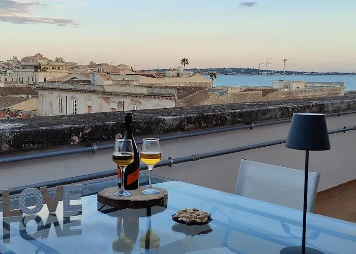 La Terrazza Su Ortigia Seaview Apartment
